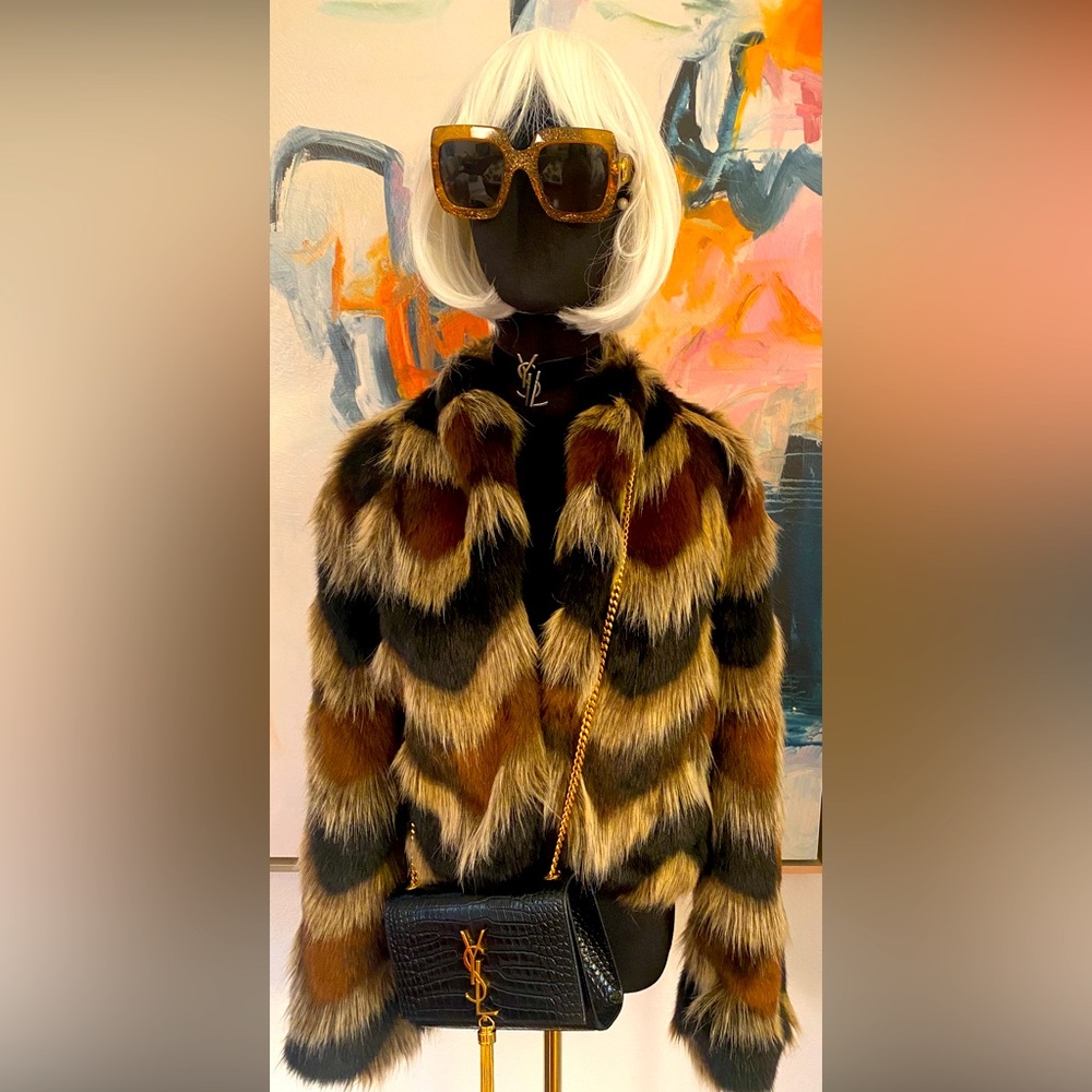 Cropped Faux fur Jacket. Brown, cream and black.